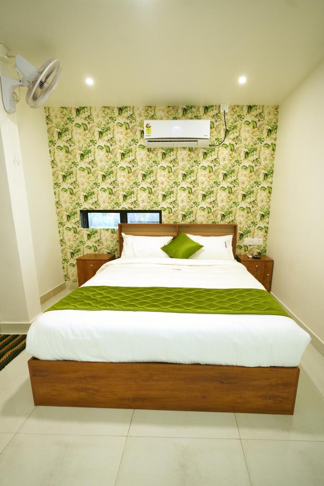 Amsher Suit Lulu Mall Road Hotel Kochi Exterior photo