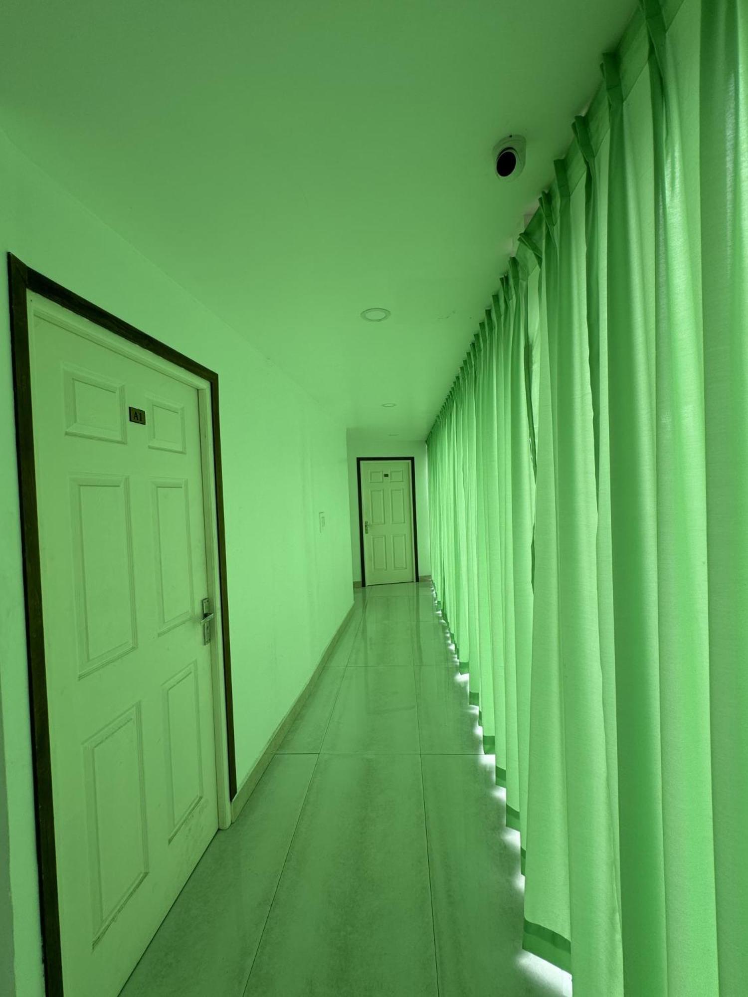 Amsher Suit Lulu Mall Road Hotel Kochi Exterior photo